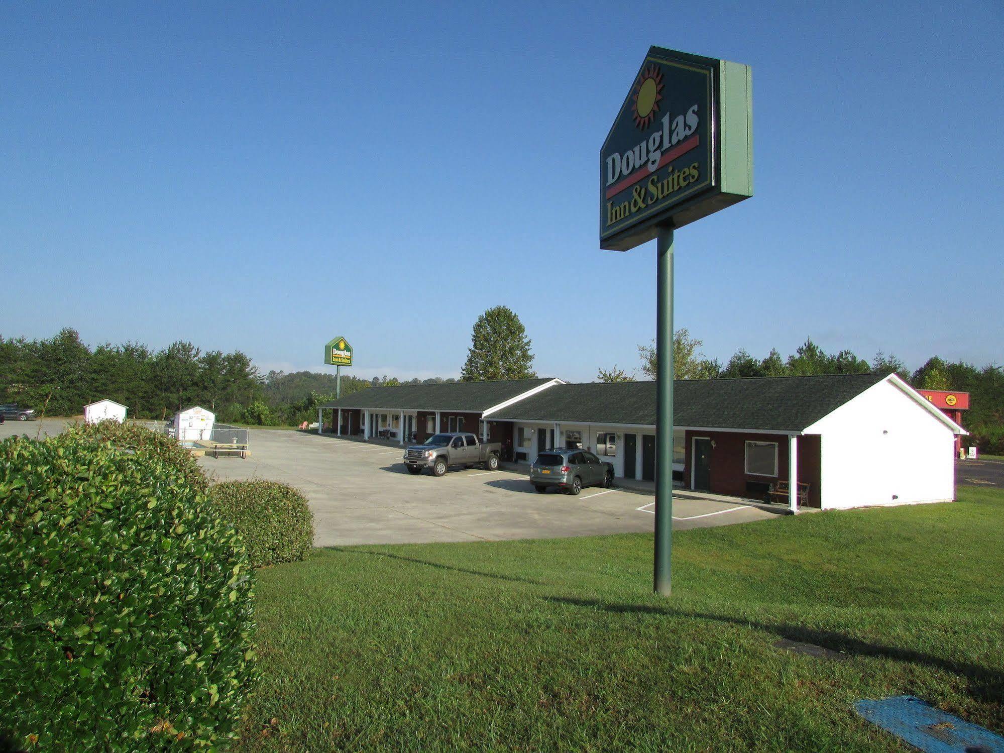 Douglas Inn & Suites, Blue Ridge, Ga Екстер'єр фото